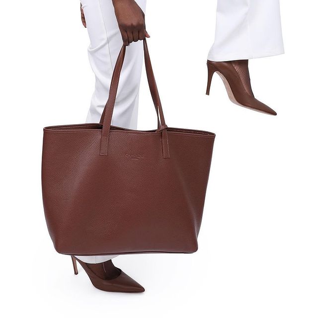 Kahmune matching tote bag and heels