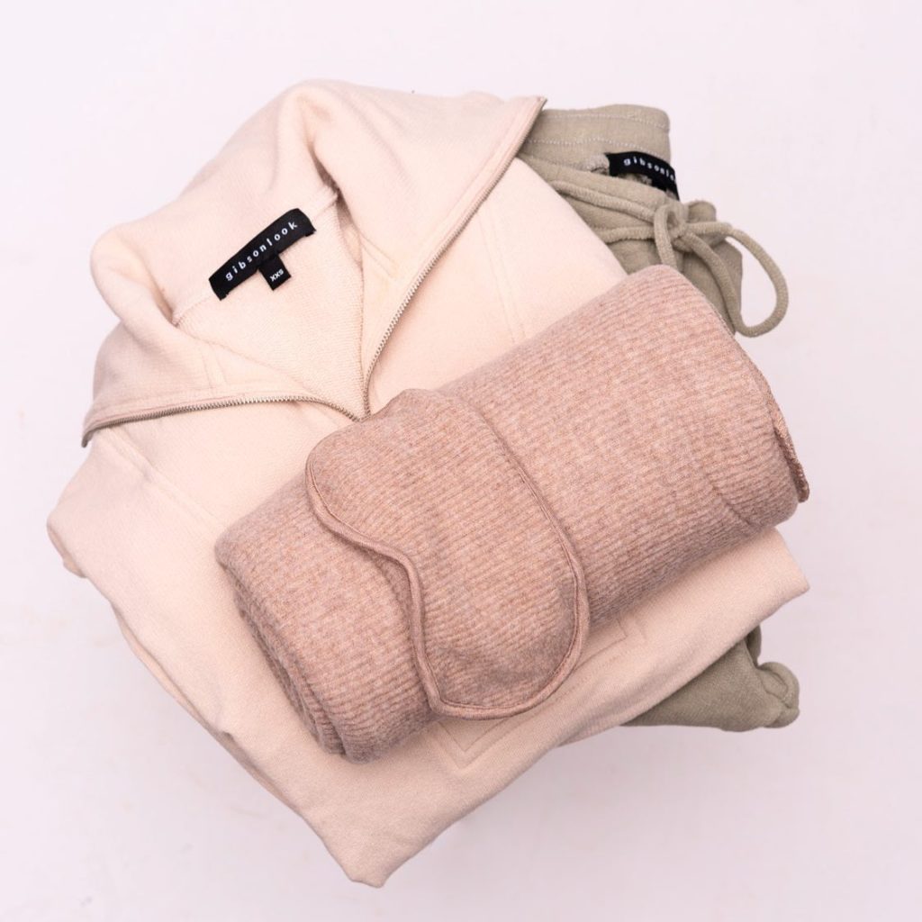 E Marie Travel blanket and top set